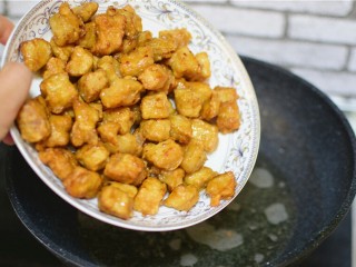 溜肉段,大火再复炸一遍