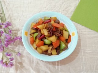 土豆烧牛肉,美味可口的下饭菜。