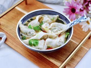 小白菜磷虾大馅馄饨,好吃到哭，老公一次吃了三碗哟～(*^o^*)