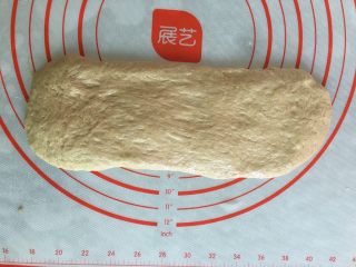 全麦吐司,再次擀开。
