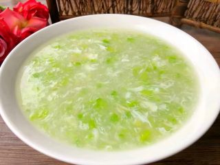 干贝苦瓜羹,好喝的苦瓜干贝羹做好了，清热去火，增强食欲，超级适合这个夏天哦。