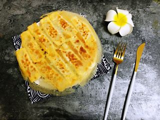 冰花牛肉锅贴,又酥又香又多汁的牛肉锅贴就做好了