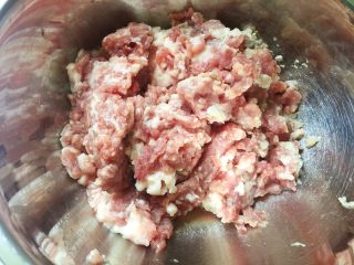 上海鲜肉锅贴（煎饺）,猪肉糜500g