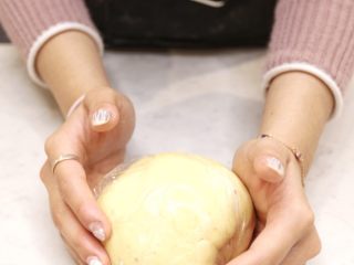 圣诞黄油饼干,揉成面团冰箱冷藏30分钟